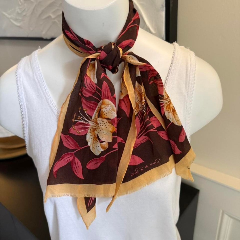 Oscar de la Renta Brown and pink silk scarf‎ with floral pattern